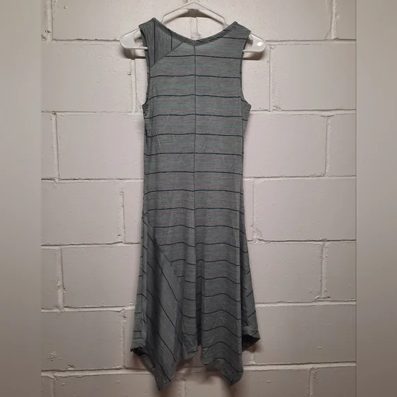 SMARTWOOL (XS) Women's Merino 150 Sleeveless Dress - Picture 5 of 9